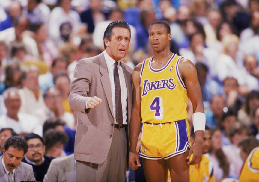 1987: Riley da indicazione a Byron Scott, che  l&#39;attuale tecnico dei Lakers
